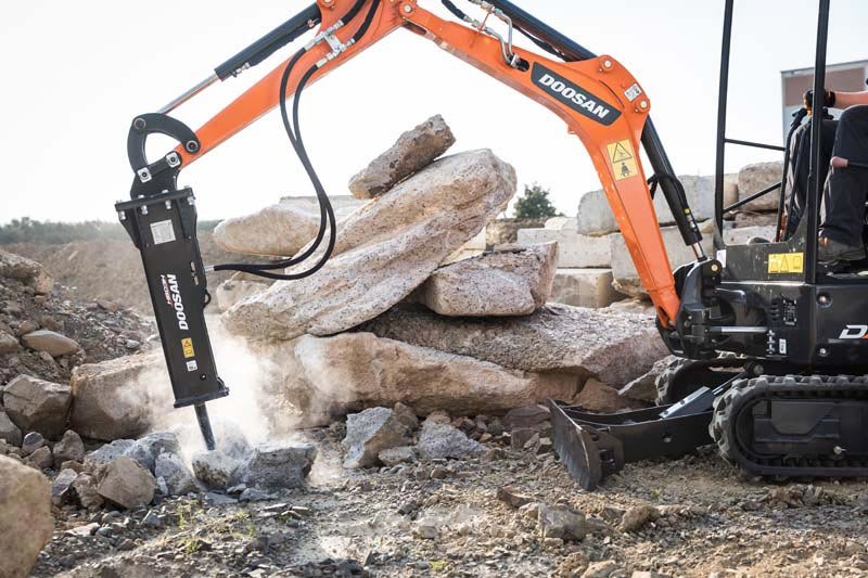 DOOSAN LANZA LA SERIE HB DE NUEVOS MARTILLOS HIDRÁULICOS